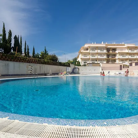 Checkincheckout - City Center Beach Flat Apartmán