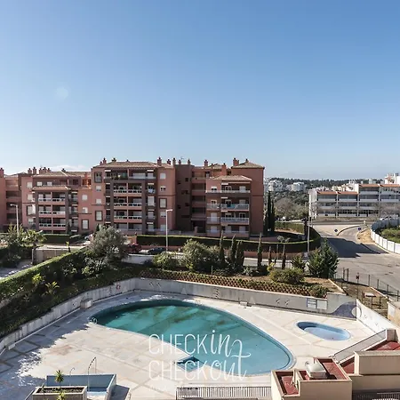 Checkincheckout - City Center Beach Flat *