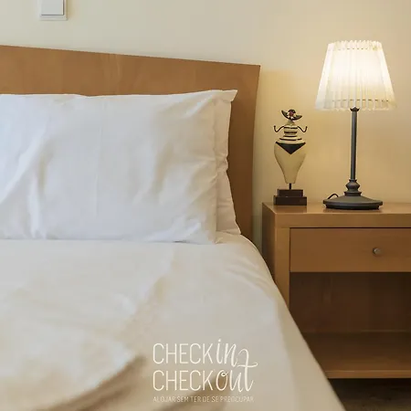 Checkincheckout - City Center Beach Flat Apartmán Portimão