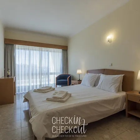 Checkincheckout - City Center Beach Flat